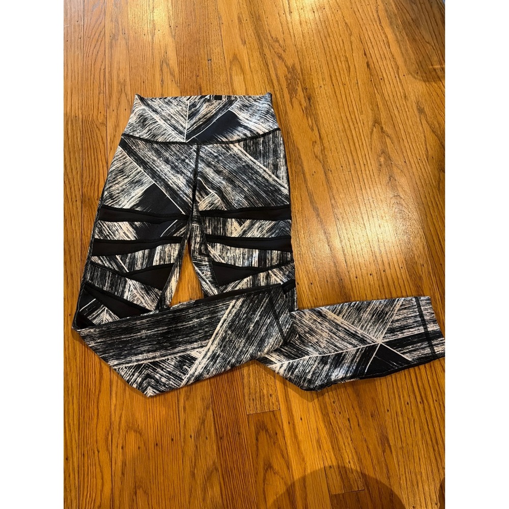 Lululemon High Times Pant Mesh Strappy Black White Brushstroke 7/8 Size 4